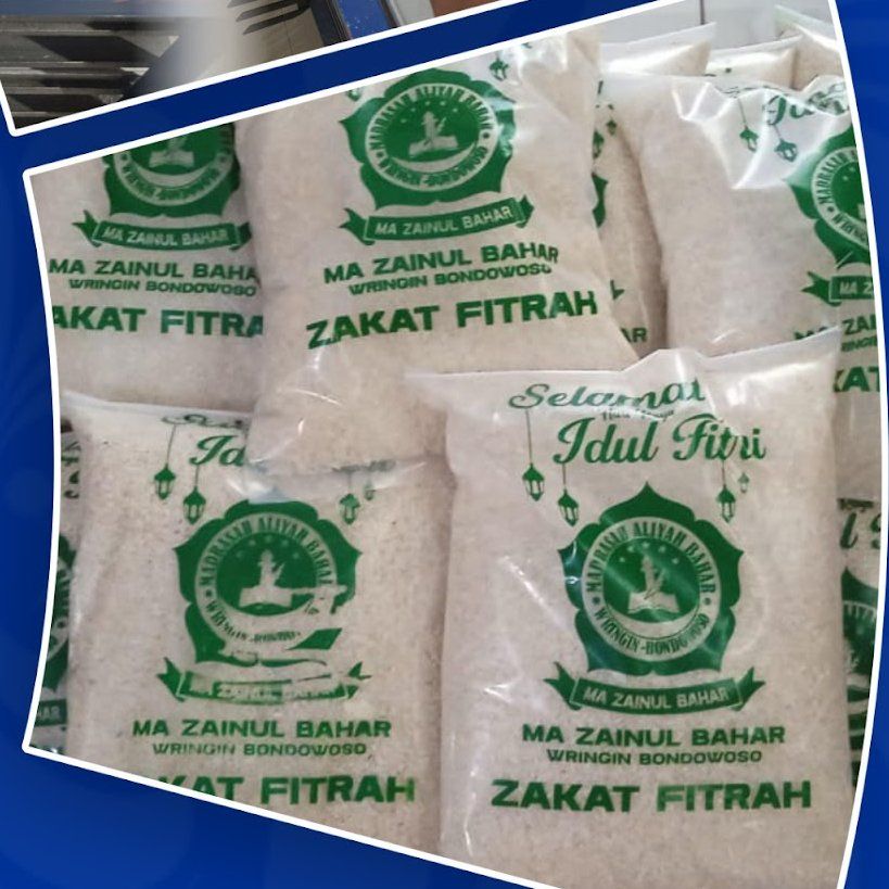 Kantong plastik dengan sablon hijau